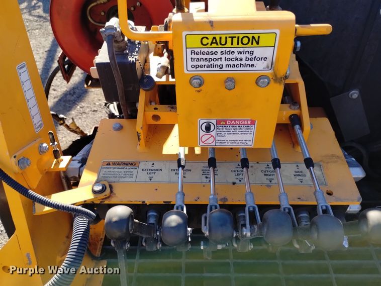 image for item DK8953 2017 LeeBoy 8510E  paver