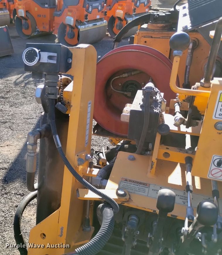 image for item DK8953 2017 LeeBoy 8510E  paver