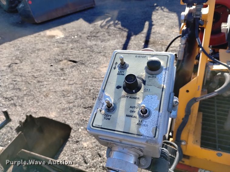 image for item DK8953 2017 LeeBoy 8510E  paver