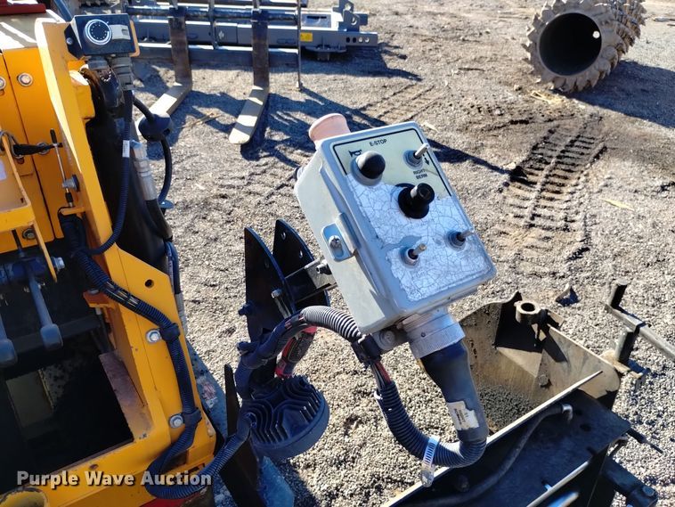 image for item DK8953 2017 LeeBoy 8510E  paver