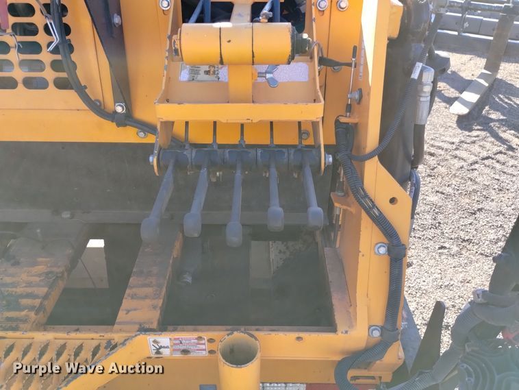 image for item DK8953 2017 LeeBoy 8510E  paver