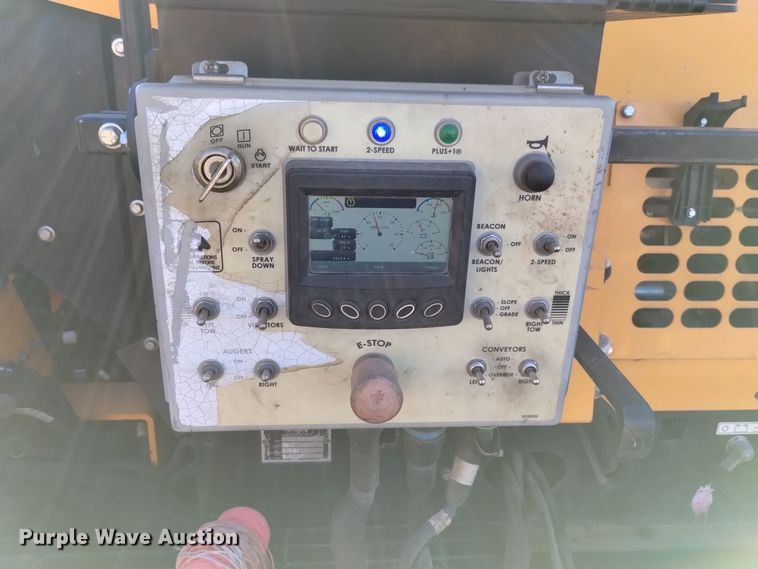 image for item DK8953 2017 LeeBoy 8510E  paver