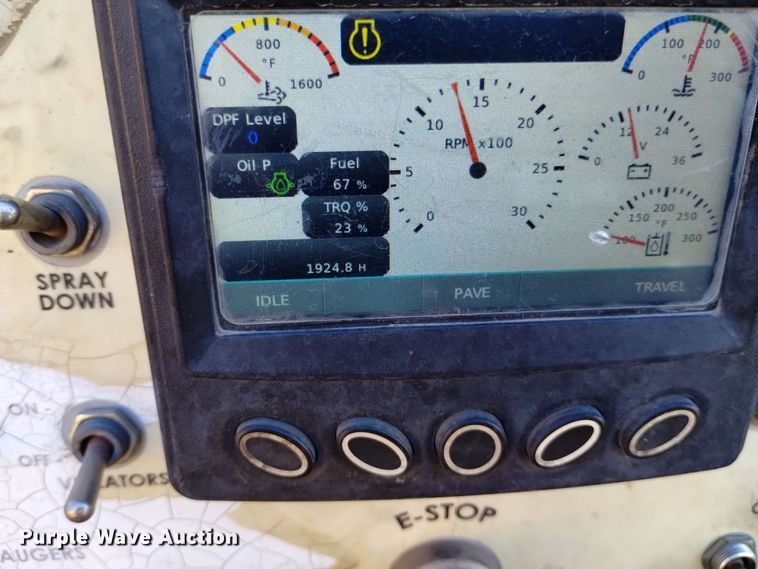 image for item DK8953 2017 LeeBoy 8510E  paver