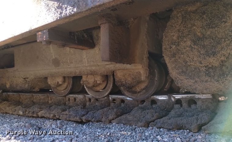 image for item DK8953 2017 LeeBoy 8510E  paver