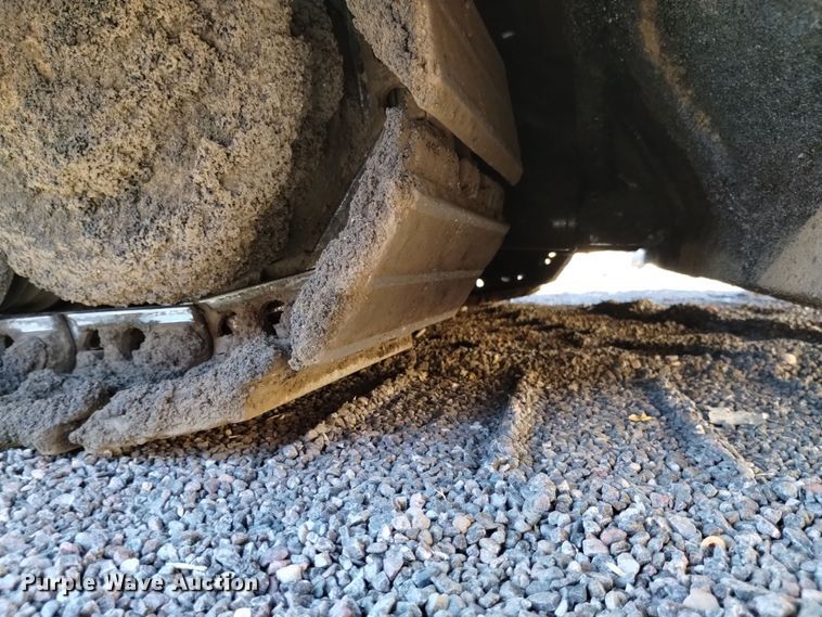 image for item DK8953 2017 LeeBoy 8510E  paver