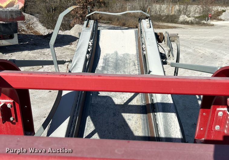 image for item DL7142 2016 Striker Crushing & Screening H5400  crusher