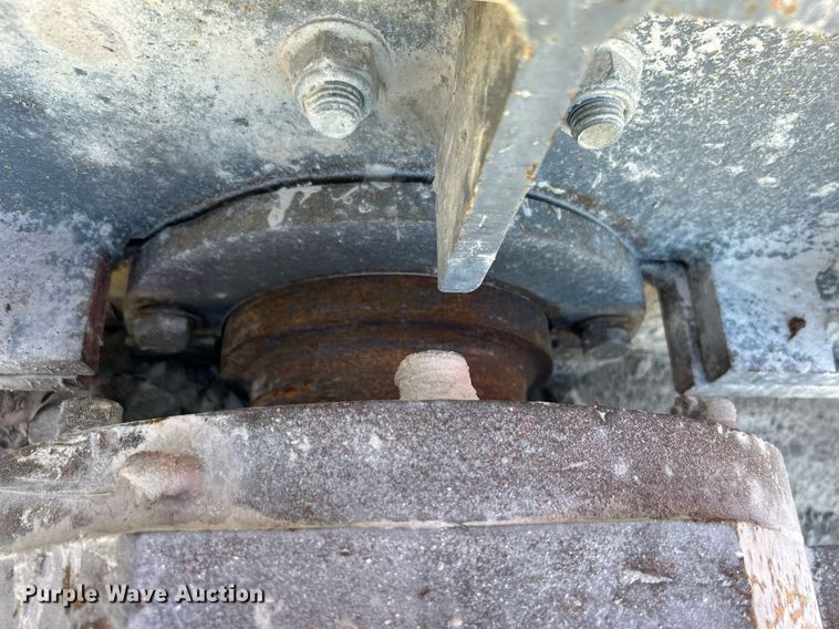 image for item DL7142 2016 Striker Crushing & Screening H5400  crusher