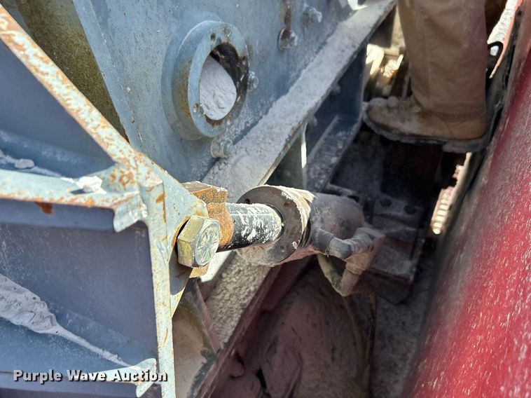 image for item DL7142 2016 Striker Crushing & Screening H5400  crusher