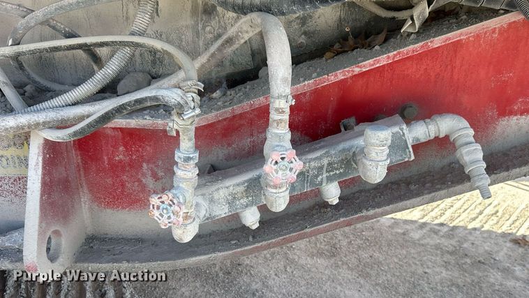 image for item DL7142 2016 Striker Crushing & Screening H5400  crusher