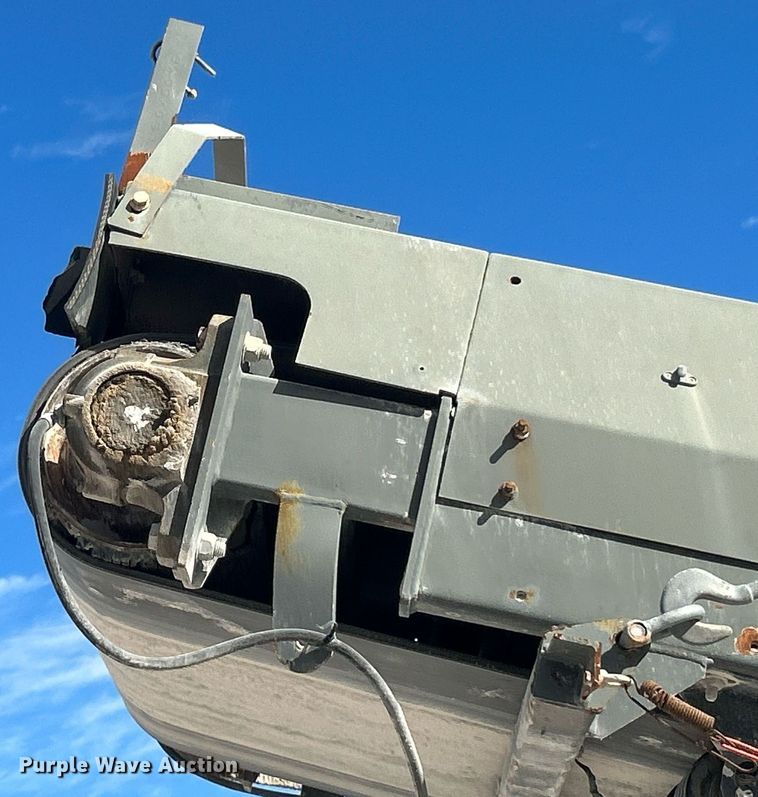 image for item DL7142 2016 Striker Crushing & Screening H5400  crusher