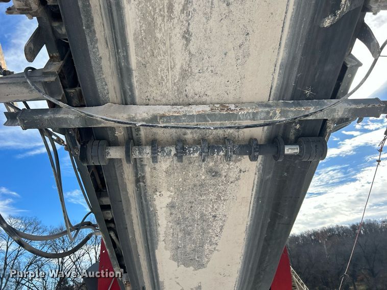 image for item DL7142 2016 Striker Crushing & Screening H5400  crusher