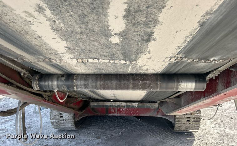 image for item DL7142 2016 Striker Crushing & Screening H5400  crusher