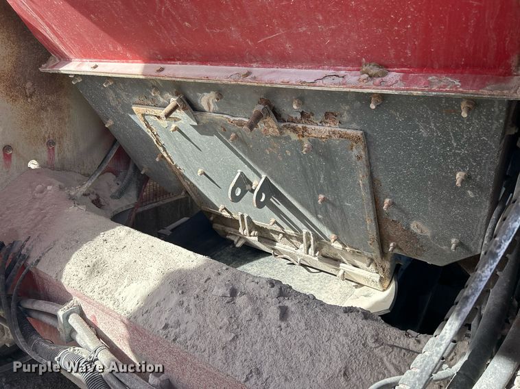 image for item DL7142 2016 Striker Crushing & Screening H5400  crusher