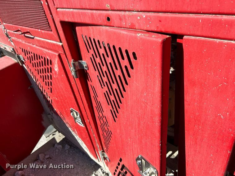 image for item DL7142 2016 Striker Crushing & Screening H5400  crusher