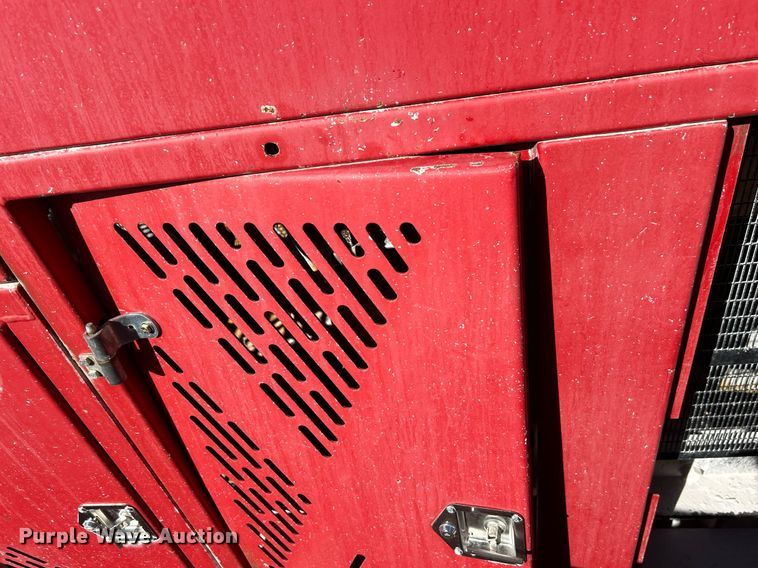 image for item DL7142 2016 Striker Crushing & Screening H5400  crusher