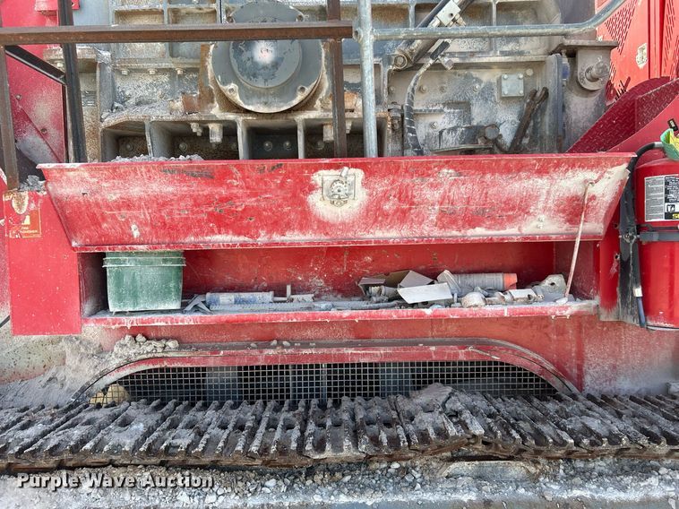 image for item DL7142 2016 Striker Crushing & Screening H5400  crusher