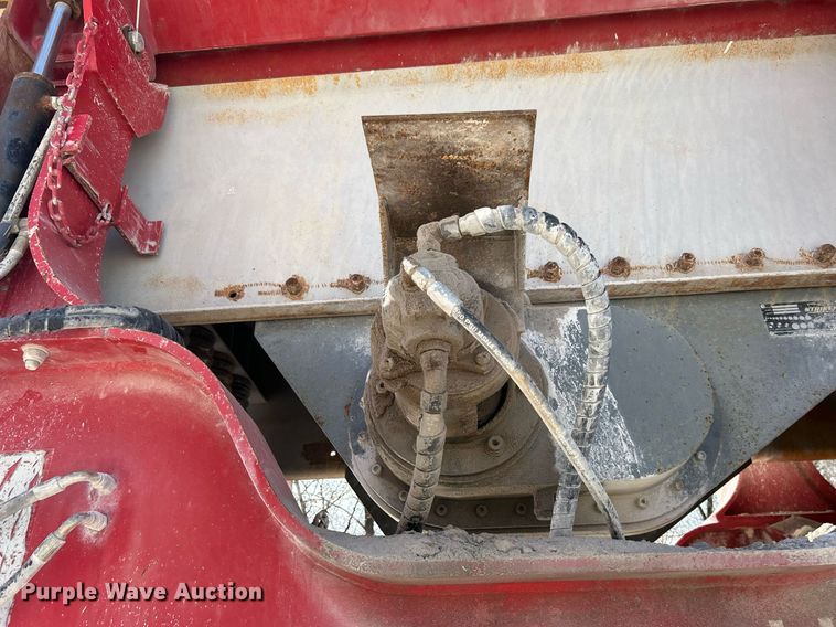 image for item DL7142 2016 Striker Crushing & Screening H5400  crusher