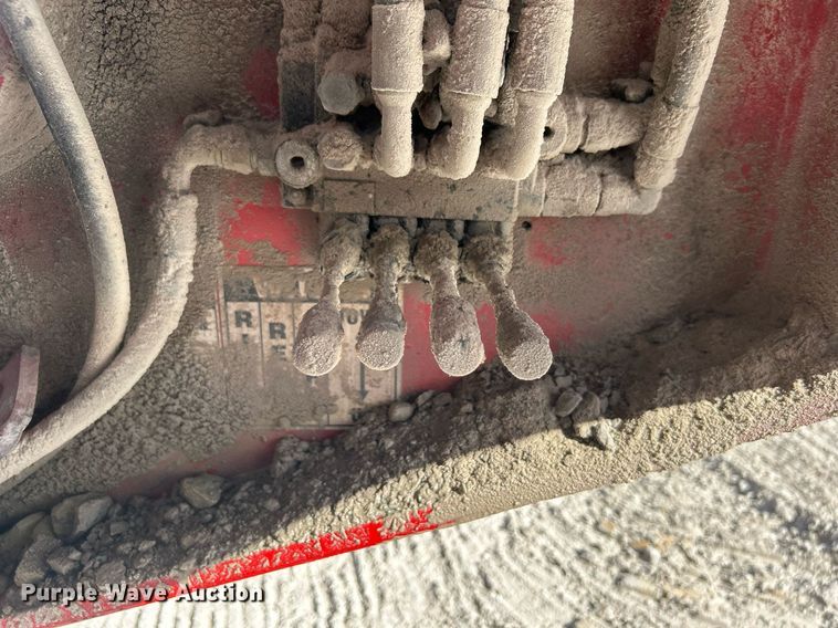 image for item DL7142 2016 Striker Crushing & Screening H5400  crusher