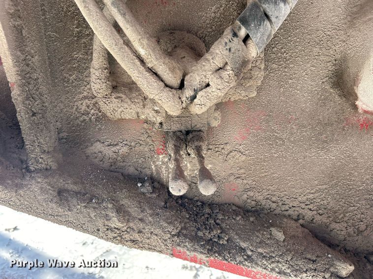 image for item DL7142 2016 Striker Crushing & Screening H5400  crusher