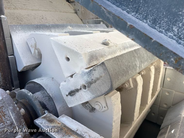 image for item DL7142 2016 Striker Crushing & Screening H5400  crusher