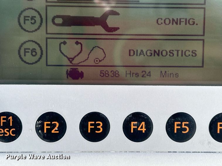 image for item DL7142 2016 Striker Crushing & Screening H5400  crusher