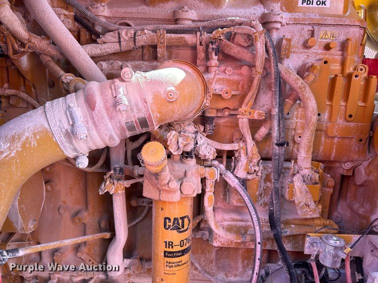 image for item DL7142 2016 Striker Crushing & Screening H5400  crusher