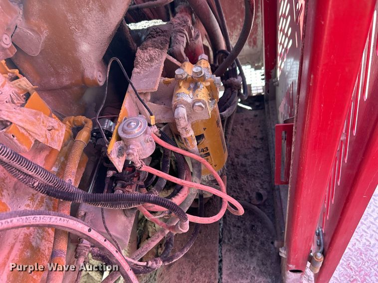 image for item DL7142 2016 Striker Crushing & Screening H5400  crusher