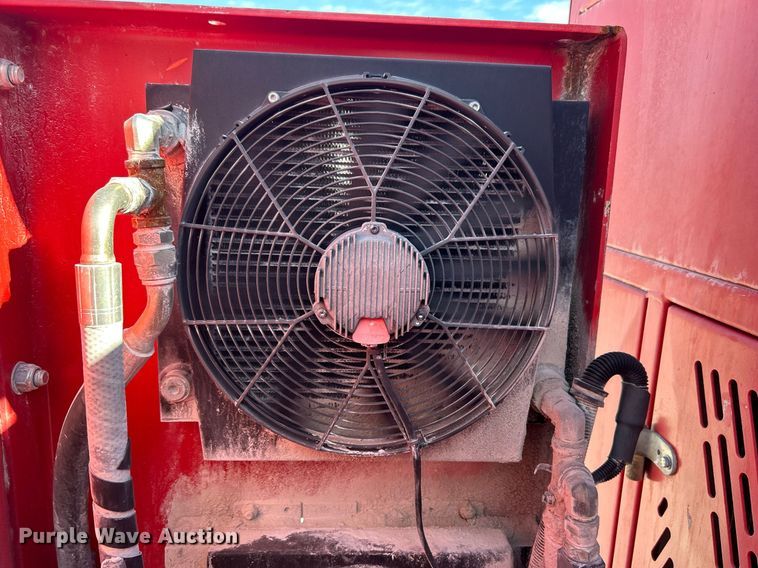 image for item DL7142 2016 Striker Crushing & Screening H5400  crusher