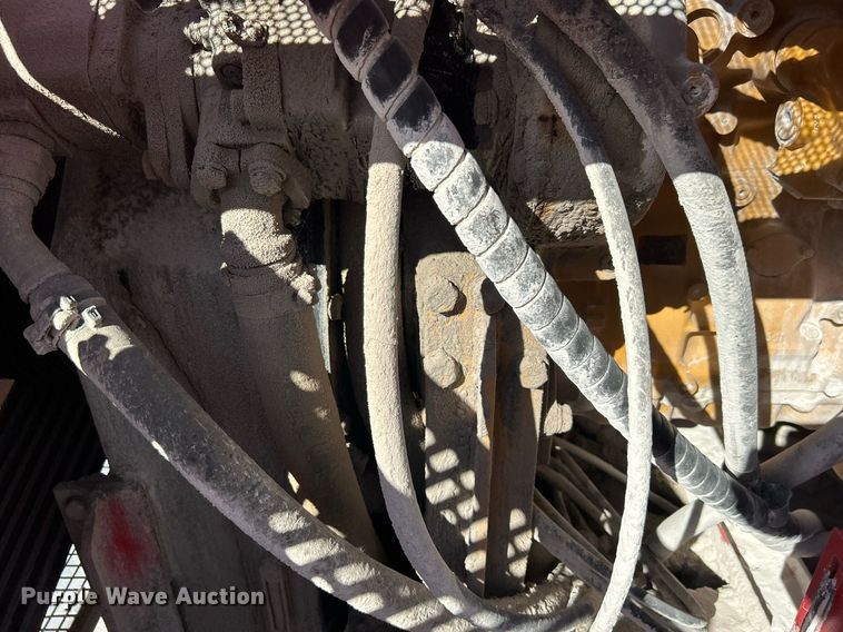 image for item DL7142 2016 Striker Crushing & Screening H5400  crusher