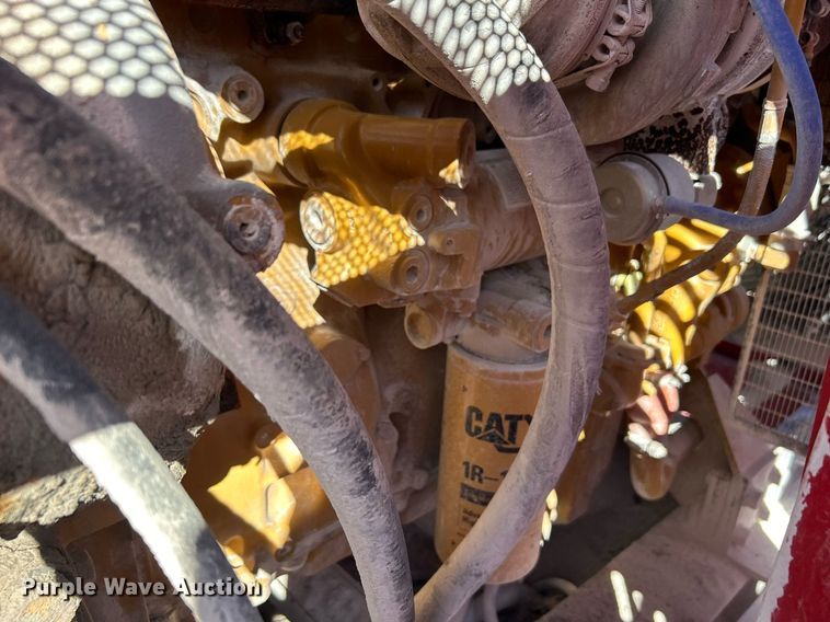 image for item DL7142 2016 Striker Crushing & Screening H5400  crusher