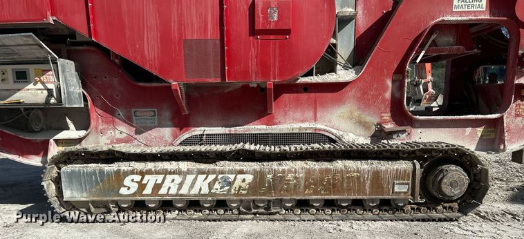 image for item DL7142 2016 Striker Crushing & Screening H5400  crusher