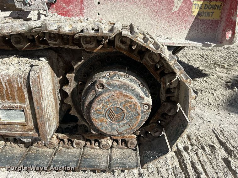 image for item DL7142 2016 Striker Crushing & Screening H5400  crusher