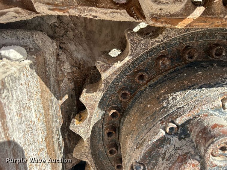 image for item DL7142 2016 Striker Crushing & Screening H5400  crusher