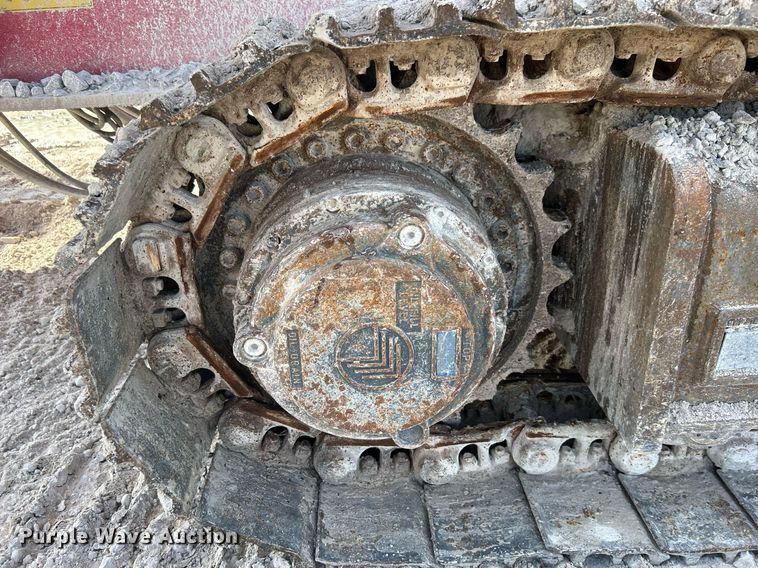 image for item DL7142 2016 Striker Crushing & Screening H5400  crusher