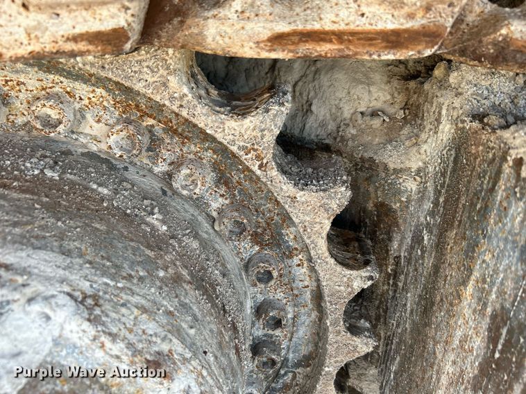 image for item DL7142 2016 Striker Crushing & Screening H5400  crusher