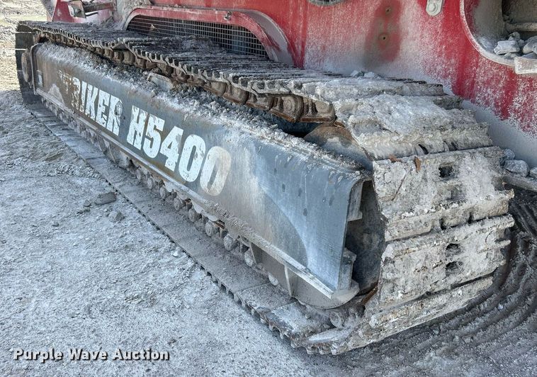 image for item DL7142 2016 Striker Crushing & Screening H5400  crusher