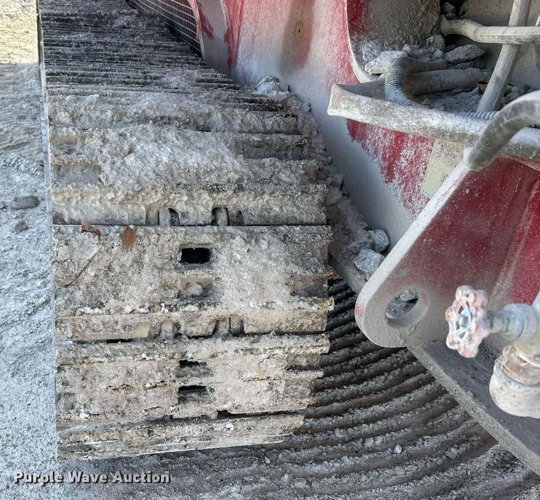 image for item DL7142 2016 Striker Crushing & Screening H5400  crusher