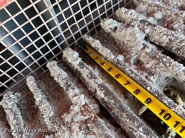 image for item DL7142 2016 Striker Crushing & Screening H5400  crusher