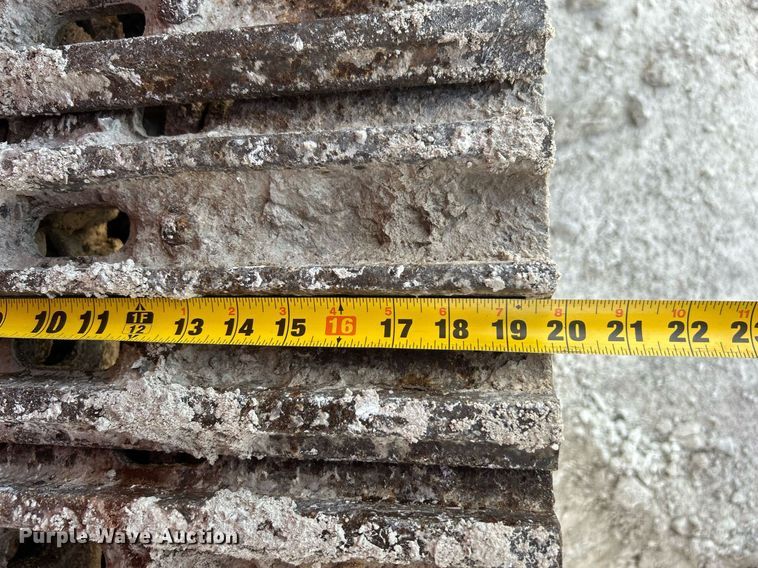 image for item DL7142 2016 Striker Crushing & Screening H5400  crusher