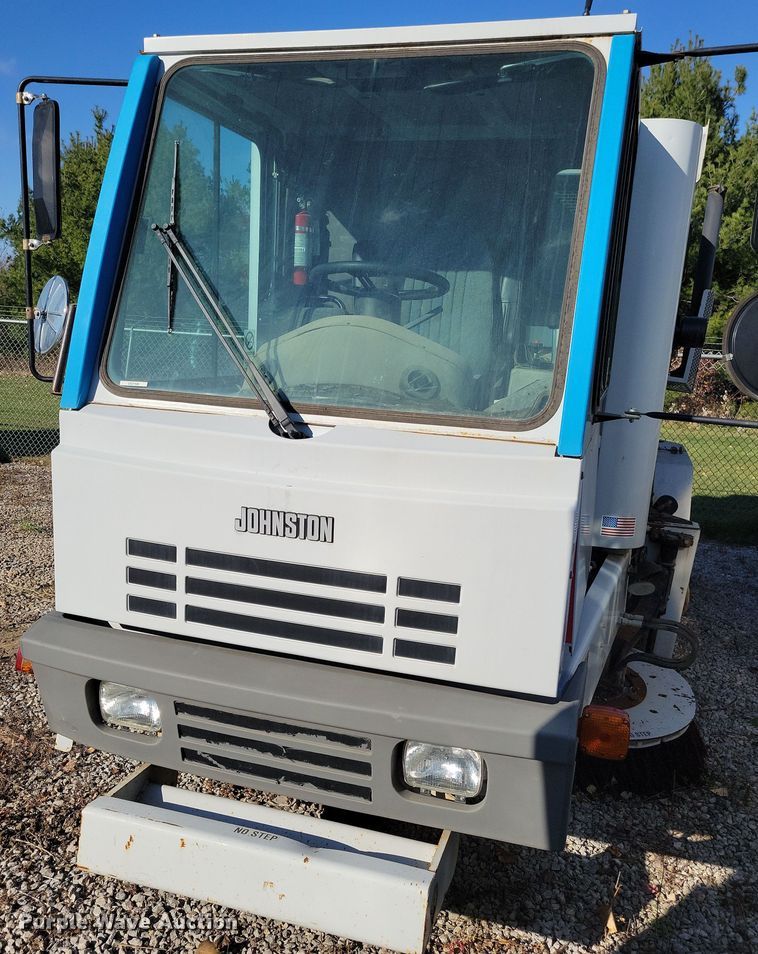 image for item DL7751 1998 Johnston 3000  street sweeper truck