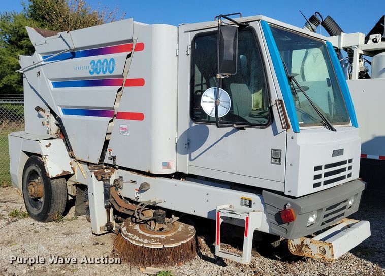 image for item DL7751 1998 Johnston 3000  street sweeper truck