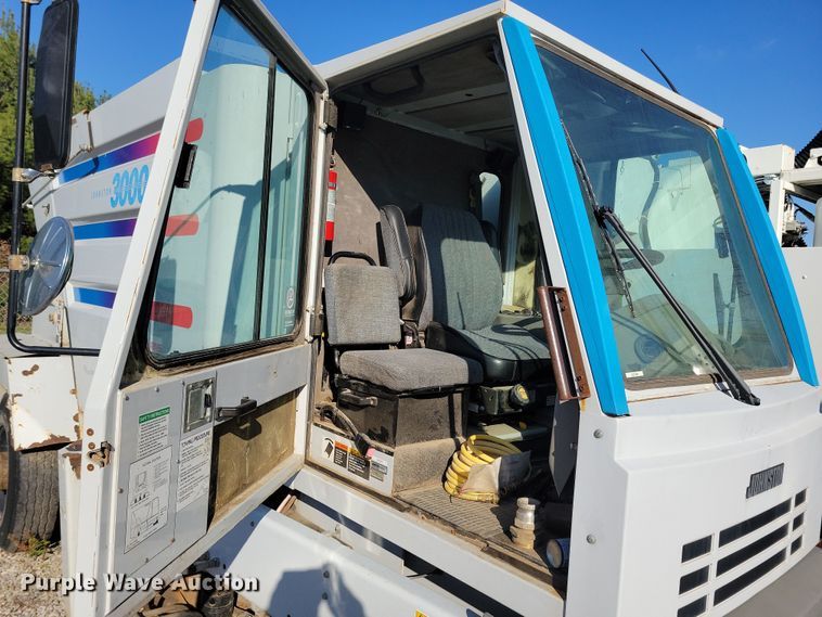 image for item DL7751 1998 Johnston 3000  street sweeper truck