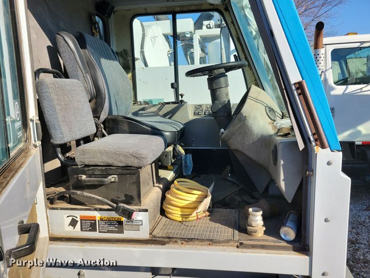 image for item DL7751 1998 Johnston 3000  street sweeper truck