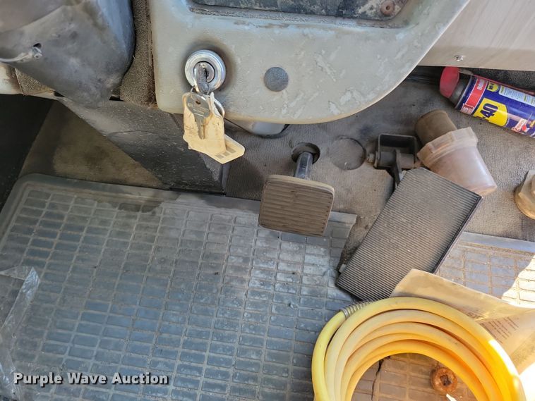 image for item DL7751 1998 Johnston 3000  street sweeper truck