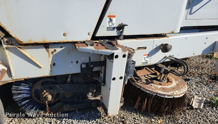image for item DL7751 1998 Johnston 3000  street sweeper truck