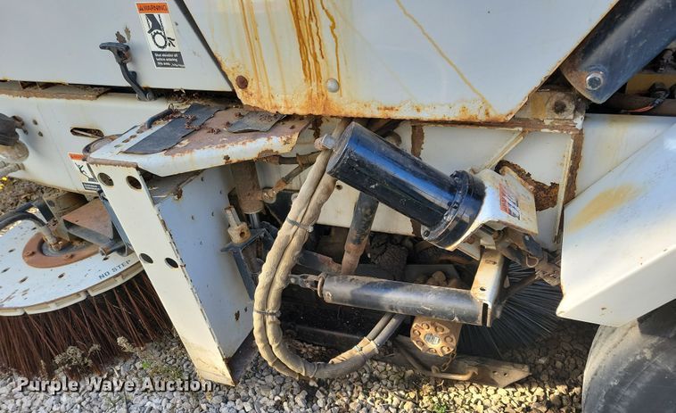 image for item DL7751 1998 Johnston 3000  street sweeper truck