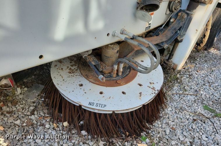 image for item DL7751 1998 Johnston 3000  street sweeper truck