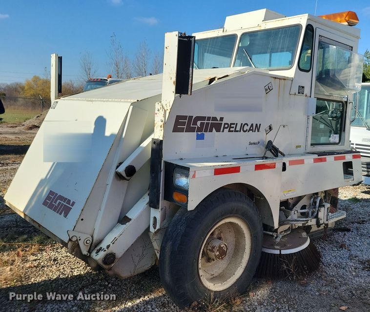 image for item DL7752 1992 Elgin Pelican Series P  street sweeper truck