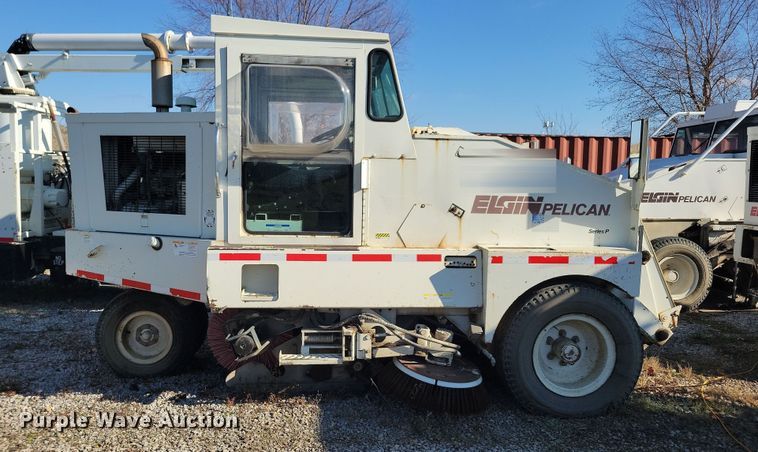 image for item DL7752 1992 Elgin Pelican Series P  street sweeper truck