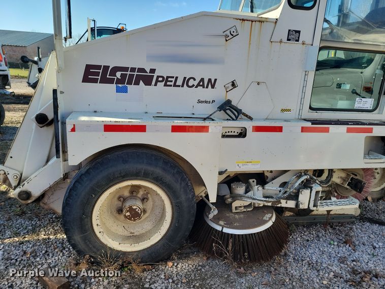 image for item DL7752 1992 Elgin Pelican Series P  street sweeper truck